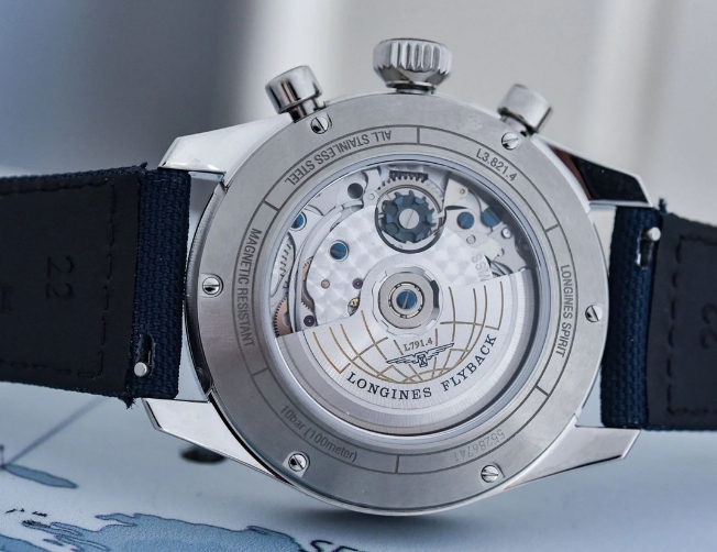 秉承先鋒精神,浪琴表推出先行者系列飛返計時腕表(圖) 秉承先鋒精神,浪琴表推出先行者系列飛返計時腕表(圖)