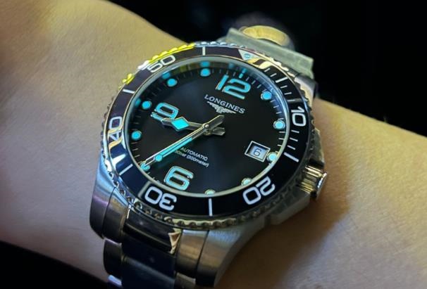 浪琴怎么調(diào)日期和時(shí)間(手表日常維護(hù)的小技巧)(圖) 浪琴怎么調(diào)日期和時(shí)間(手表日常維護(hù)的小技巧)(圖)