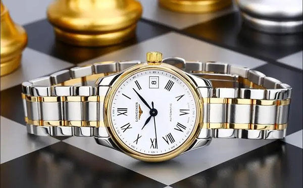 浪琴表蒙有劃痕應(yīng)該咋解決(圖) 浪琴表蒙有劃痕應(yīng)該咋解決(圖)